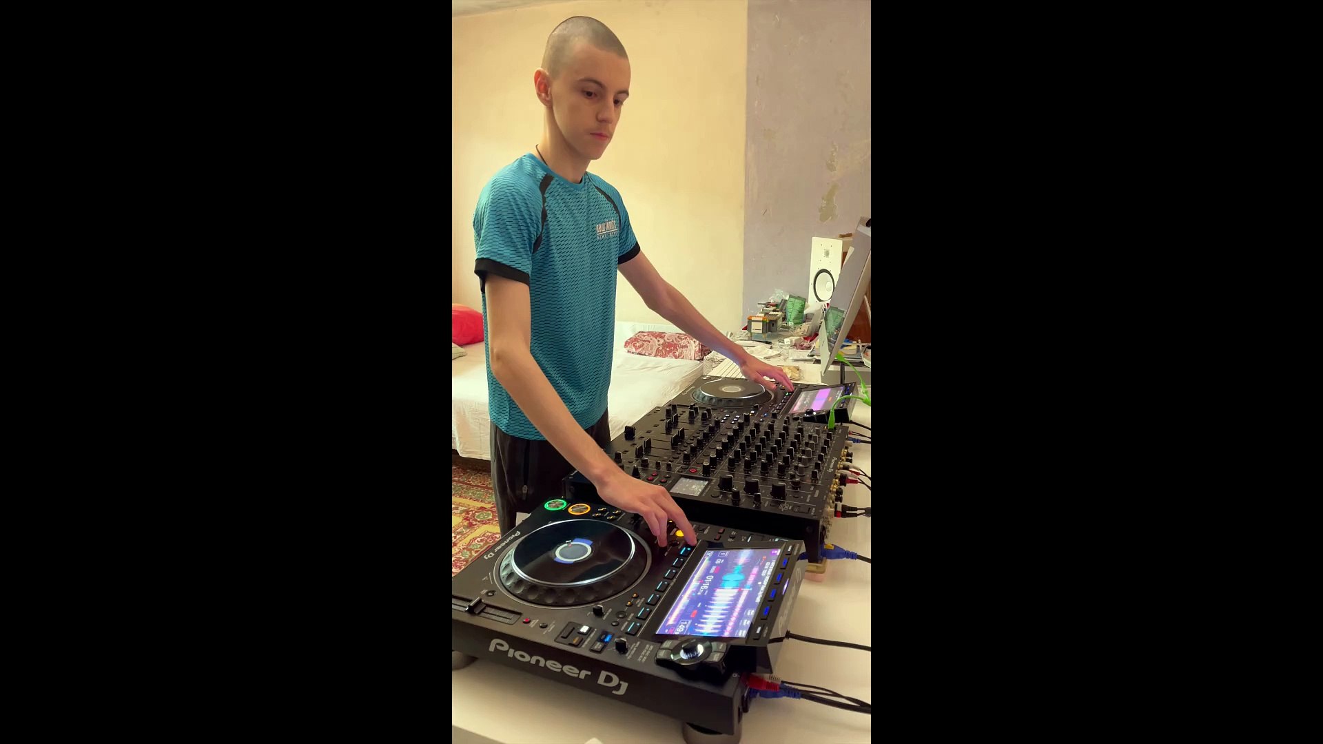 ⁣POWERFUL DUBSTEP VIBE