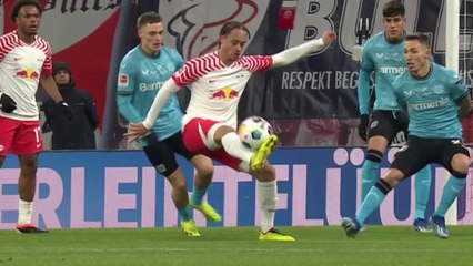 Bundesliga : Quel enchaînement magnifique de Xavi Simons !