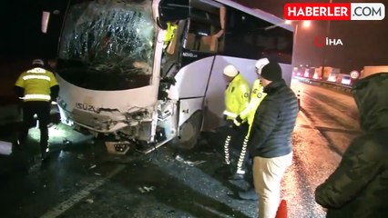 Video herunterladen: Edirne'de polis servis aracı ile otobüs çarpıştı: 10'u polis 11 yaralı