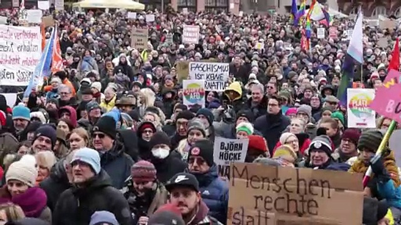 Mehr als 100.000 Menschen bei Demos gegen rechts