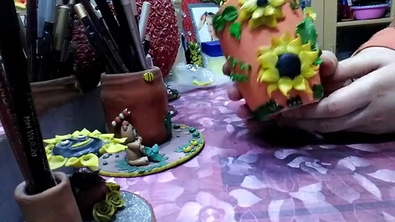 .How_To_Make_Beautiful_Sun_Flower_With_Clay_Step_By_Step....(360p)