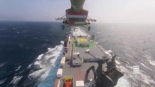 تقارير غربية تكشف عن الدور الإيراني في هجمات الحوثيين على السفن المدنية بالبحر الأحمر