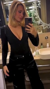 Gigi D'Alessio e la compagna 31enne aspettano il sesto figlio di lui? Il pancino sospetto