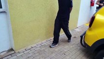 Volta às aulas em fúria: jovem é preso após roubar caixa de lápis e morder vendedor