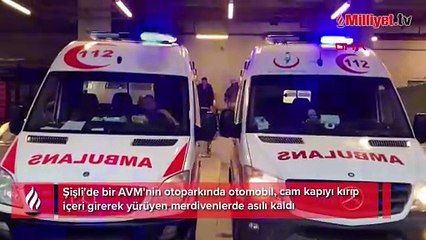 Şişli'de bir otomobil AVM'nin yürüyen merdivenine daldı