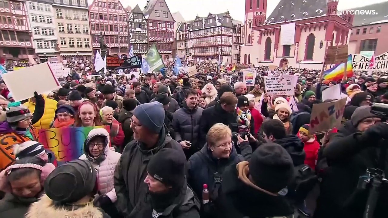 شاهد: عشرات الآلاف يشاركون في مظاهرات ضد اليمين المتطرف في فرانكفورت