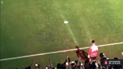 ¡Tremenda ovación! Enzo Pérez presentado en Estudiantes
