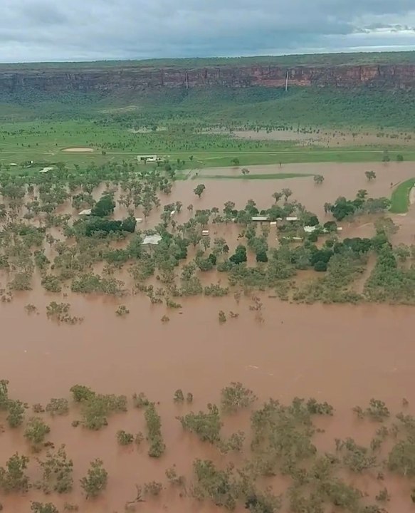 Evacuations underway as major highway floods, cuts NT off from WA