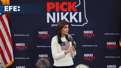 La candidata republicana Nikki Haley hace campaña en New Hampshire
