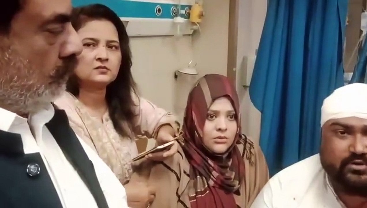 Attack by MQM Pakistan members on Naat Khwani at the beginning of the campaign of Pakistan Tehreek-e-Insaf Karachi candidates Arslan Khalid Fauzia Siddiqui and Rana Waseem ‎#NA248 ‎#PS125 ‎#PS126.