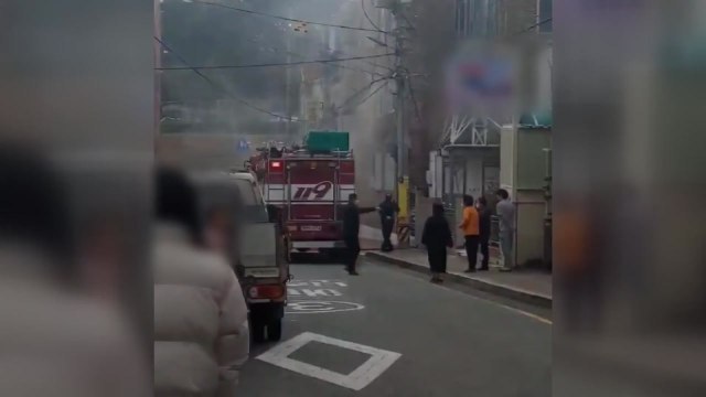 부산 기장군 다가구 주택 화재...2명 화상·7명 대피 / YTN