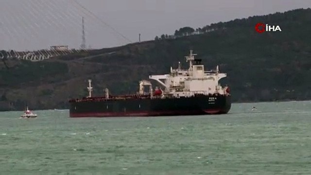 İstanbul Boğazı'nda korku dolu anlar! Gemi trafiği durduruldu