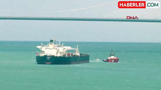İstanbul Boğazı'nda Yakıt Tankeri Arızalandı, Trafiğe Kapatıldı