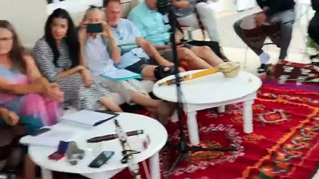 les choristes avec Fattah abbou et Katie Hicks ahwach amarg akdim