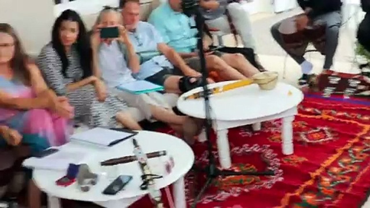 les choristes avec Fattah abbou et Katie Hicks ahwach  amarg akdim