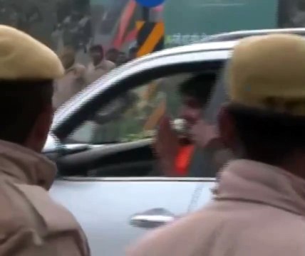 राम मंदिर प्राण प्रतिष्ठा समारोह से पहले बागेश्वर धाम के धीरेंद्र शास्त्री पहुंचे अयोध्या, देंखे वीडियो