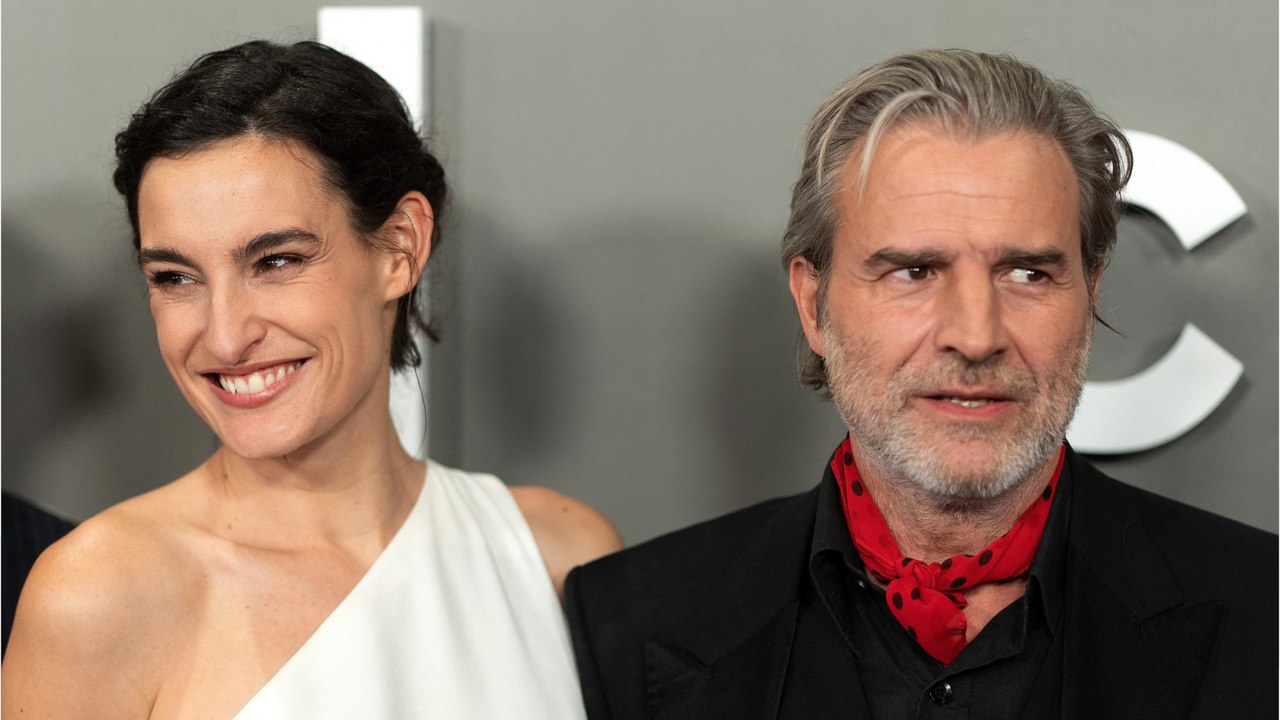 GALA VIDEO - Nine d’Urso : la fille d’Inès de la Fressange somptueuse en déesse grecque pour la première de la série sur Balanciaga