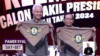 Momen Ganjar dan Mahfud Pamer Syal Mapala Berjargon Sat-Set saat Masuk Arena Debat
