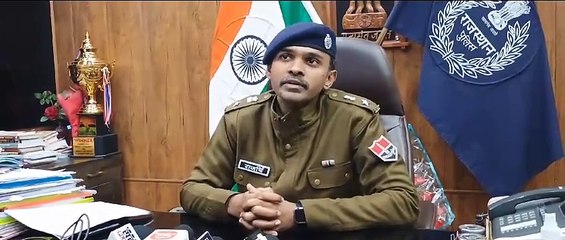पुलिस चाक-चौबंद, जिले की नफरी लगाई व्यवस्था में, शहर में किया फ्लैगमार्च
