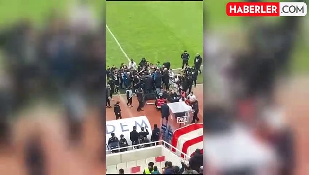 Maç sonu ortalık karıştı! Bülent Uygun ve Maruis Sumudica birbirine girdi