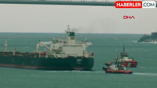 İstanbul Boğazı'nda Yakıt Tankeri Arızalandı, Trafiğe Kapatıldı