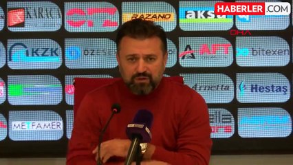 Sumudica'nın basın toplantısı sırasında gazeteciler salonu terk etti