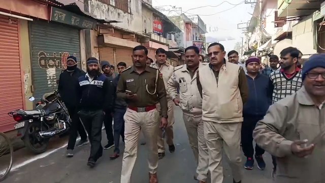Locks of three shops were broken in Rajgarh, traders closed their esta