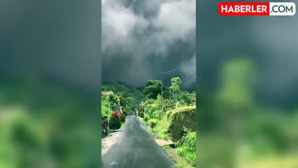 Endonezya'da Merapi Yanardağı patladı