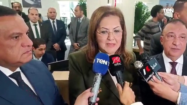 وزيرا التخطيط والتنمية المحلية ومحافظ الإسكندرية يفتتحان مركز خدمات مصر
