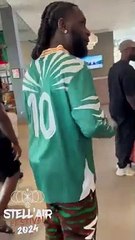 CAN 2023 : Burna Boy enflamme Abidjan avec une performance exceptionnelle 🎤