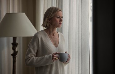 Naomi Watts desconcertada por cómo quedó embarazada después de que le dijeran que era menopáusica a los 30