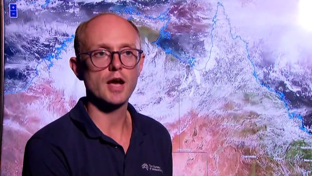 Tropical cyclone may hit Queensland coast this week, Bureau of Meteorology says