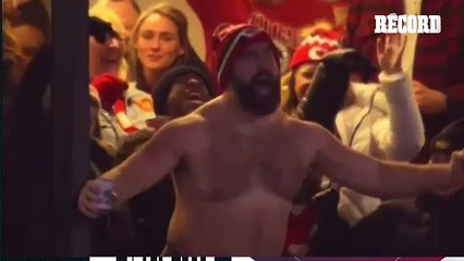 JASON KELCE SE ROBA LOS REFLECTORES EN EL DUELO DE CHIEFS VS BILLS