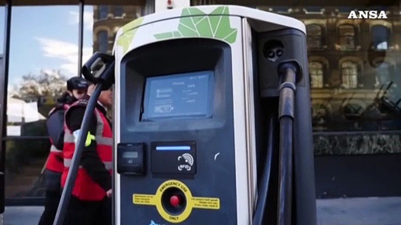 Italia fanalino di coda per le e-car, pesa piu' il diesel