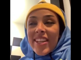 Doja Cat Trolls Her Friend in The Studio