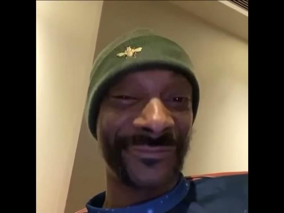 Snoop Dogg Chills In Studio With Kanye West And Dr. Dre