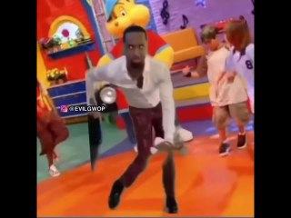 Internet Trolls Safaree With Hilarious Dance Video