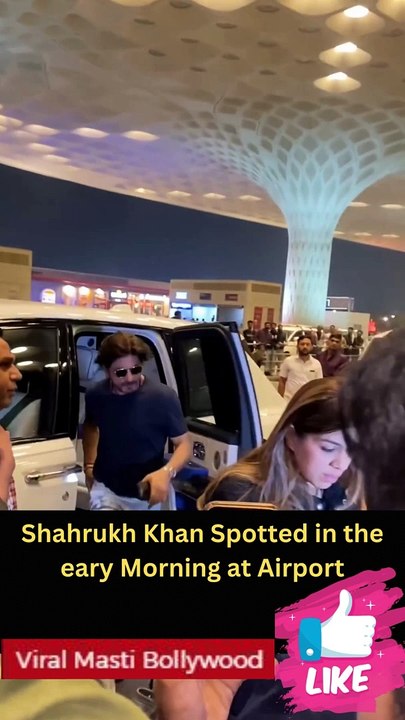 Shahrukh Khan Spotted in the eary Morning at Airport