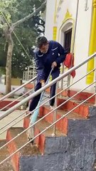 Swachh Teerth: भाजपा अध्यक्ष ने किरण देव ने किया लक्ष्मी नारायण मंदिर में श्रमदान