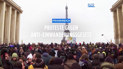 Скачать видео: Zehntausende Franzosen protestieren gegen umstrittenes Einwanderungsgesetz