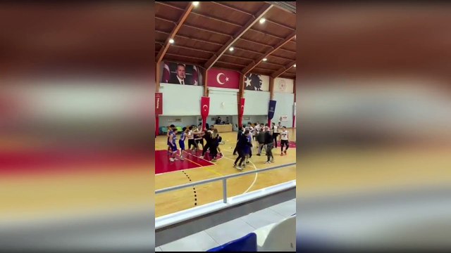 Sporda şiddet tabana indi