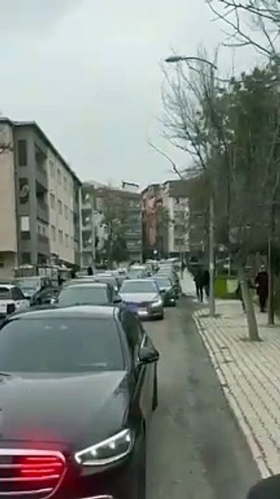 AK Parti'nin Ankara adayı Altınok'un konvoyu: Çakarlı araçlar say say bitmedi!