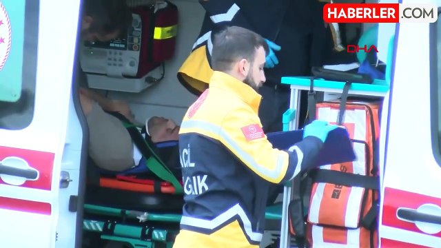 TEM Otoyolu'nda Lastiği Patlayan TIR Otomobile Çarptı