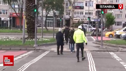 Fatih’te yayalara kırmızı ışık denetimi