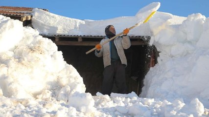 Karla kaplı köylerde günlük yaşam durma noktasında