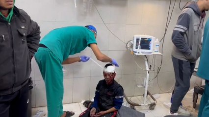 مستشفى ناصر بخان يونس يستقبل شهداء وجرحى