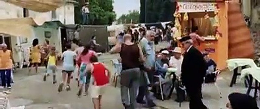 Benvenuti al sud - il rapimento del direttore - Claudio Bisio, Angela Finocchiaro e Alessandro Siani