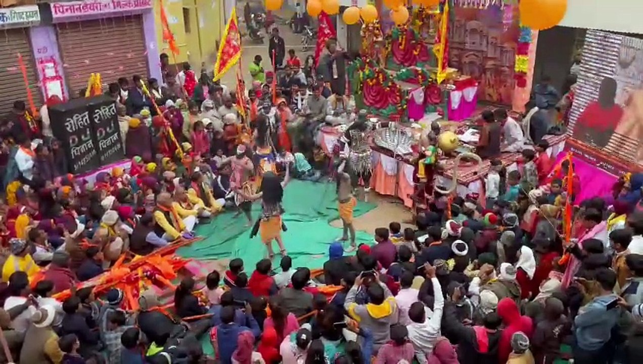 पिनान में करीब एक दर्जन डीजे पर गूंजे भगवान राम के भजन