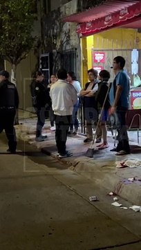 #Preliminar Tras una agresión con arma blanca, un hombre llegó solicitando apoyo a un puesto de hot-dogs ubicado en calles de la colonia Guadalupana de Guadalajara #GuardiaNocturna