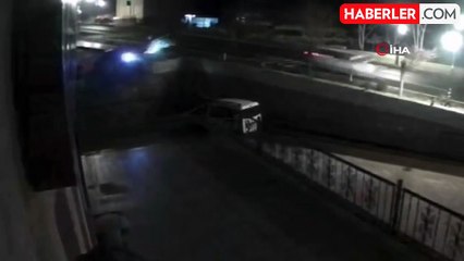 Kontrolden çıkan otomobil iş yerinin bahçesine böyle uçtu